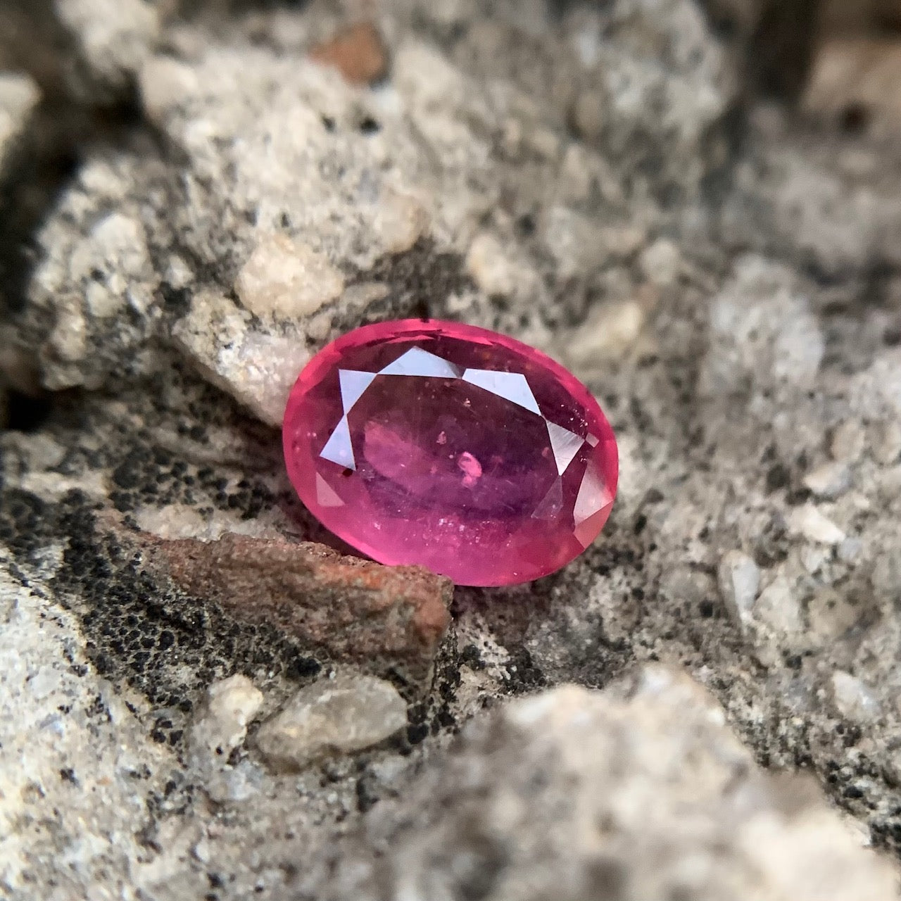 Natural Ruby - 2.85 Carats/3.16 Ratti