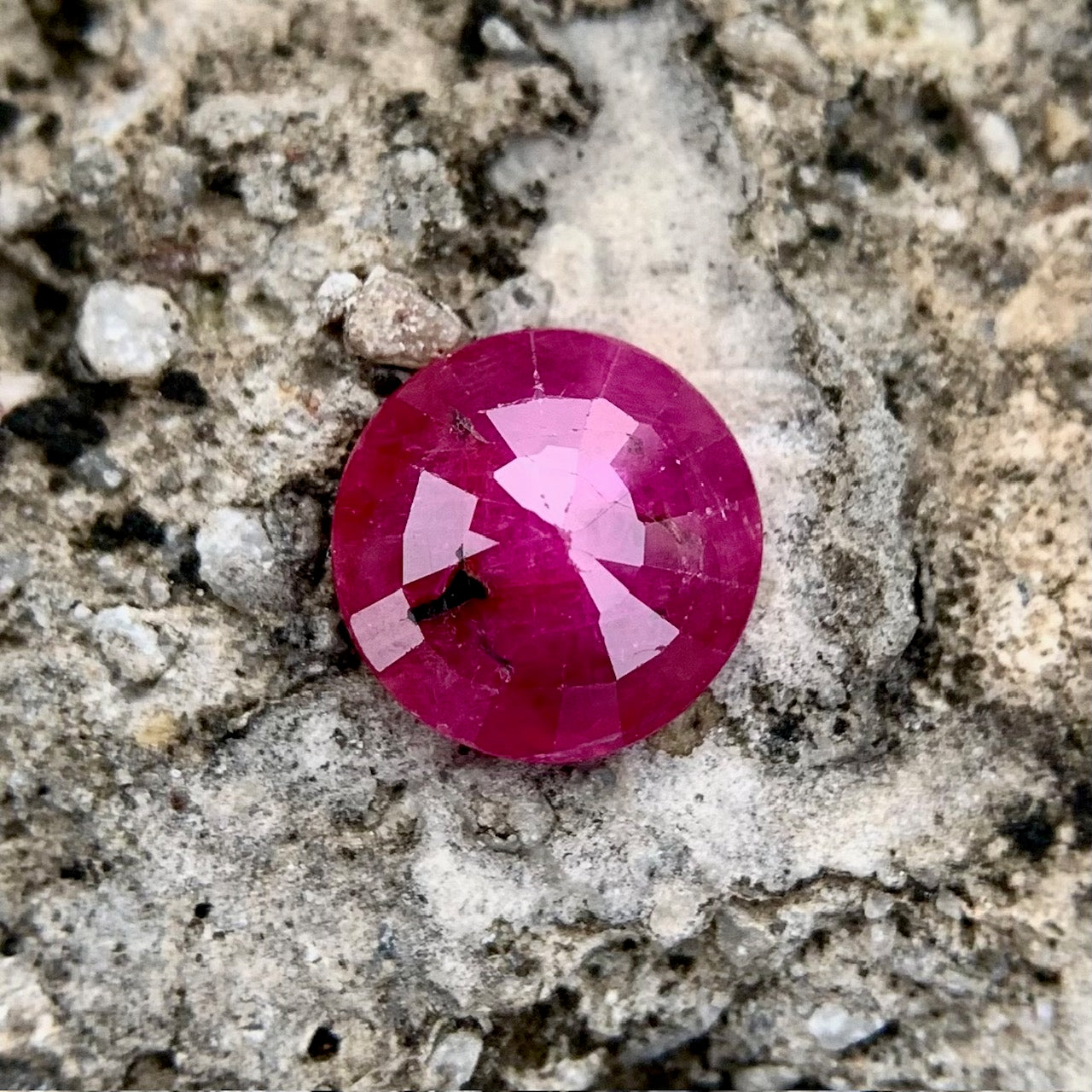 Natural Ruby - 2.60 Carats/2.89 Ratti