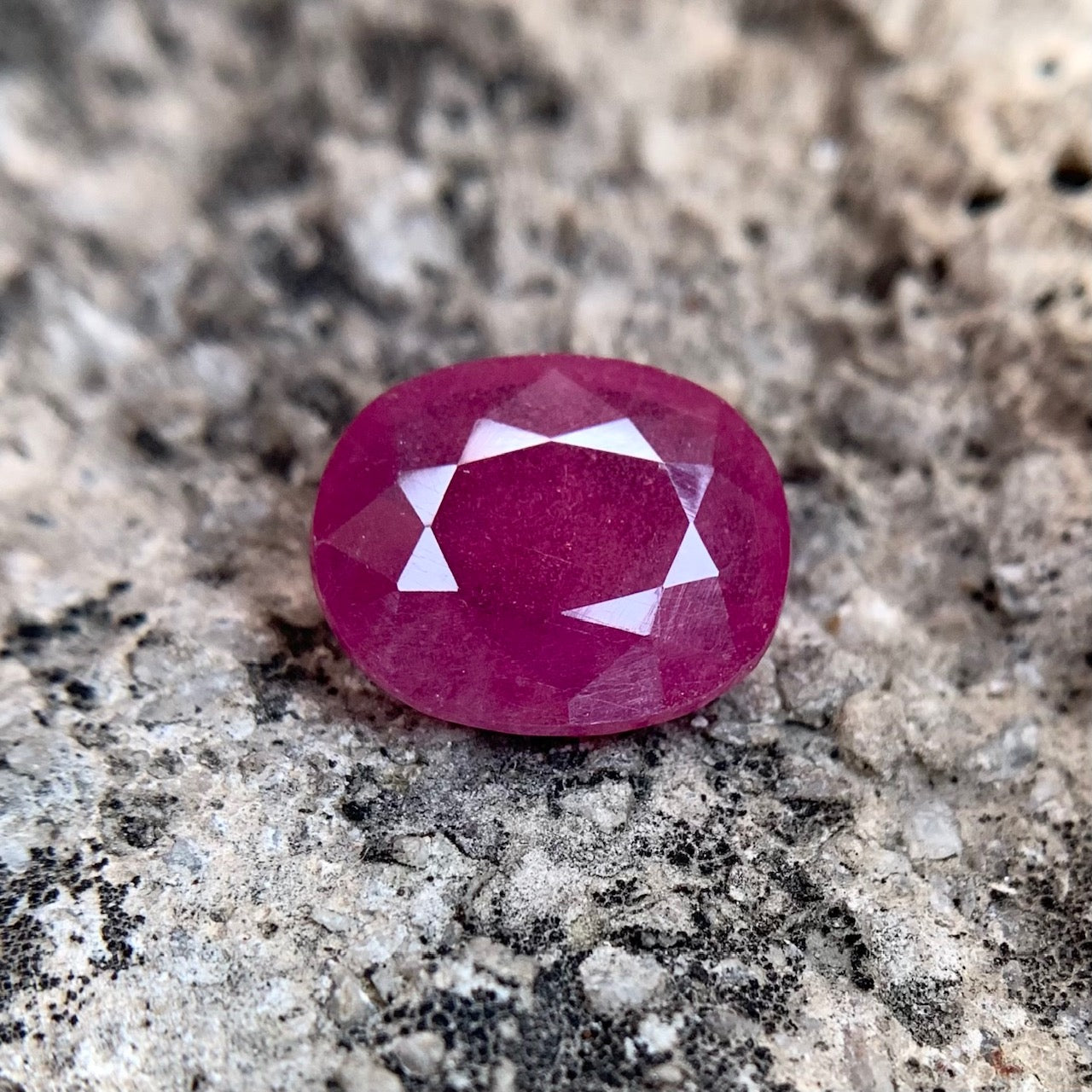 Natural Ruby - 7.20 Carats/8.00 Ratti