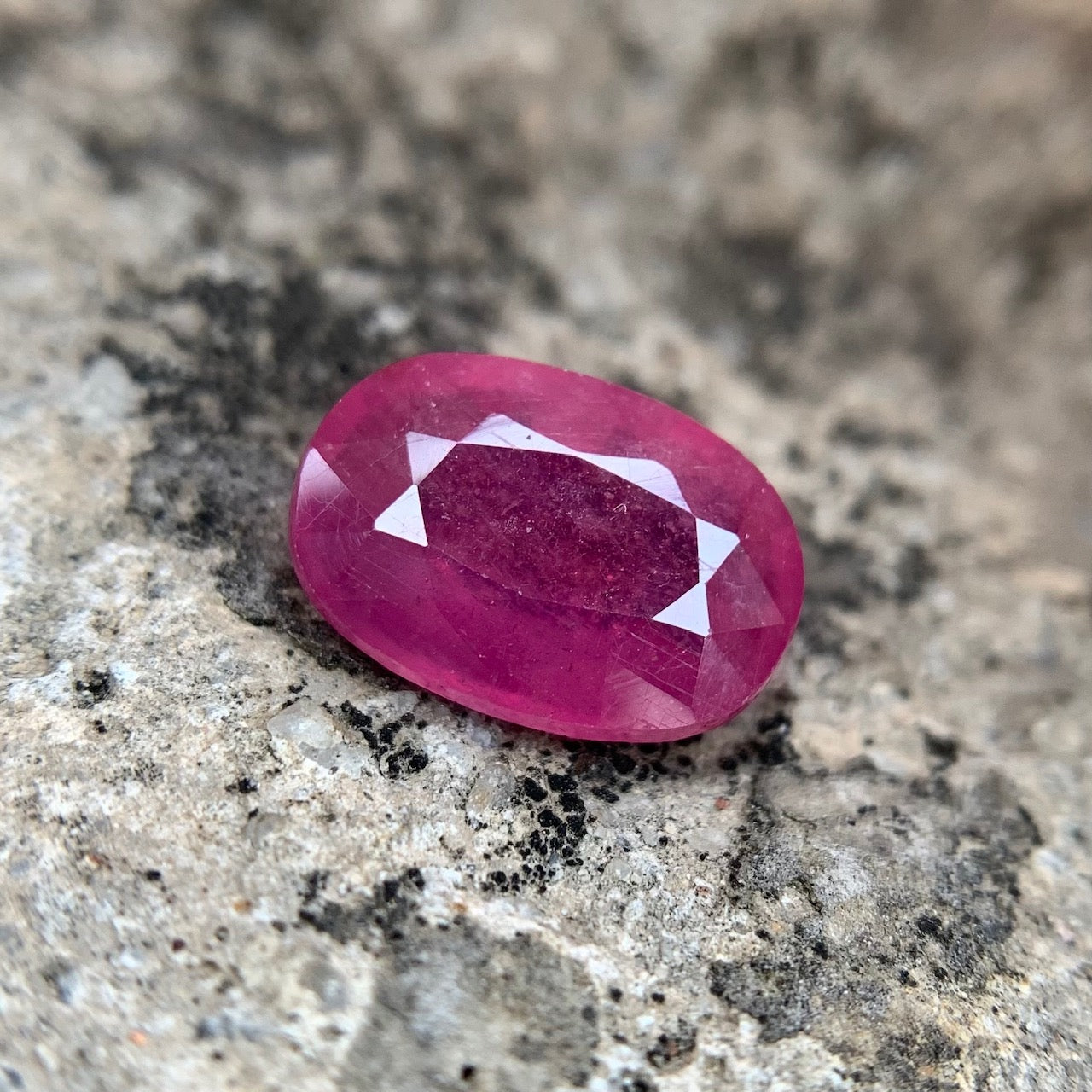 Natural Ruby - 5.85 Carats/6.50 Ratti