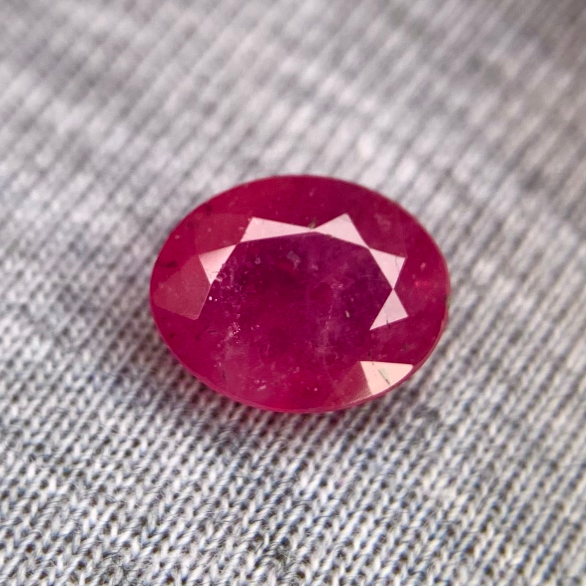 Natural Ruby - 2.90 Carats/3.22 Ratti