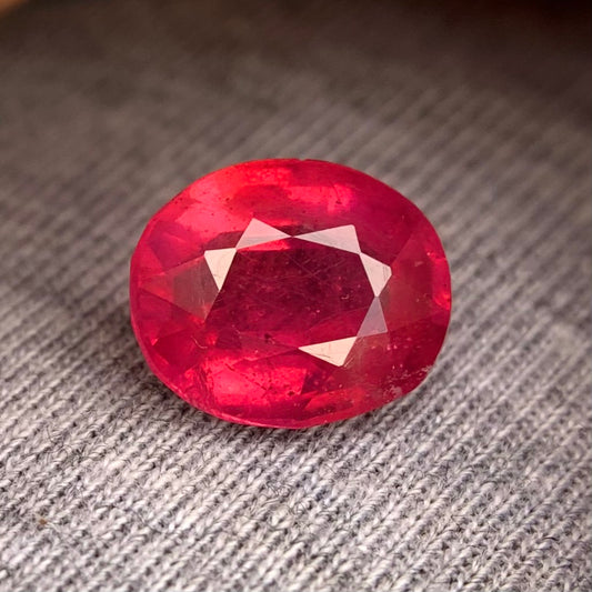 Natural Ruby - 5.10 Carats/5.66 Ratti