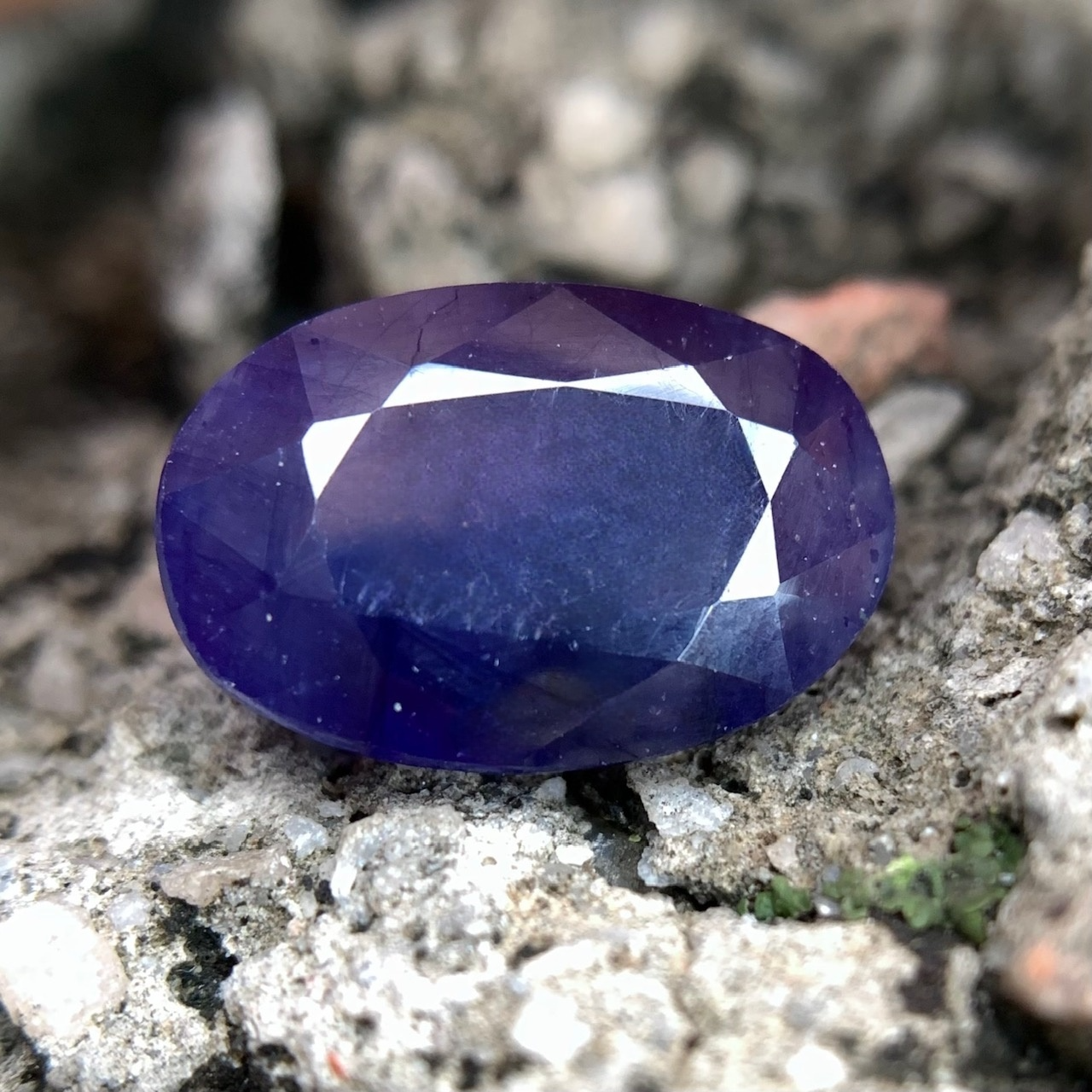 Natural Blue Sapphire - 11.00 Carats/12.21 Ratti