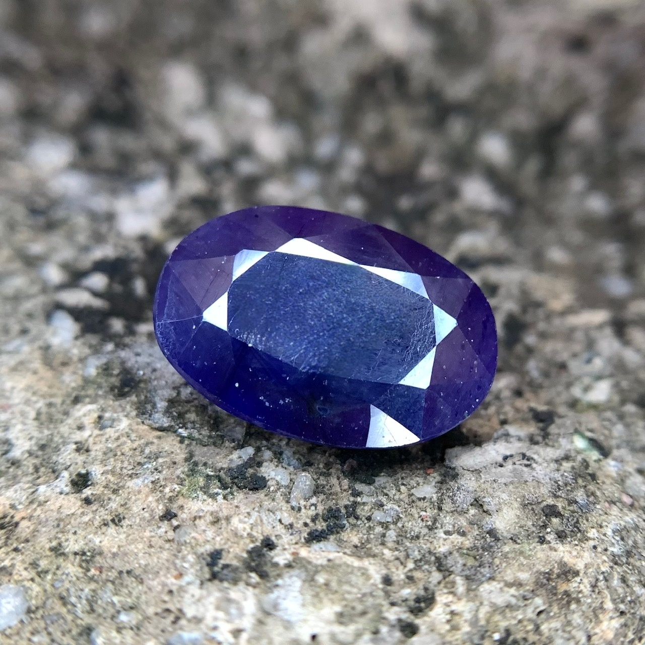 Natural Blue Sapphire - 11.00 Carats/12.21 Ratti