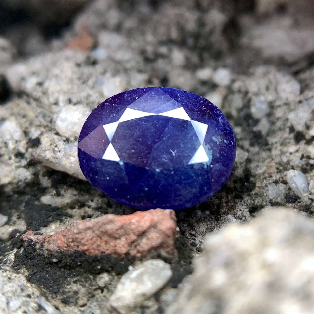 Natural Blue Sapphire - 4.55 Carats/5.05 Ratti