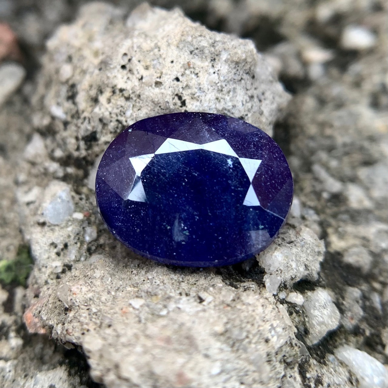 Natural Blue Sapphire - 6.75 Carats/7.50 Ratti