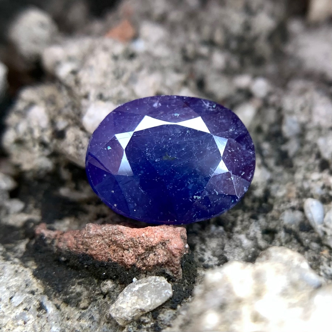 Natural Blue Sapphire - 5.80 Carats/6.44 Ratti