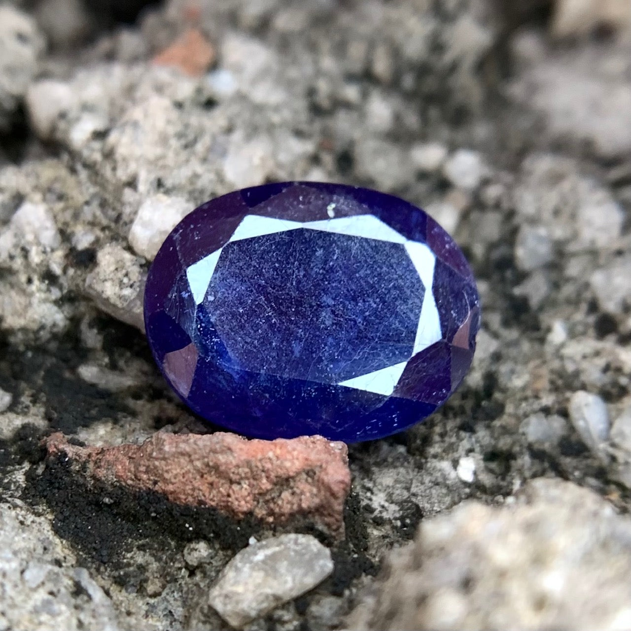 Natural Blue Sapphire - 3.70 Carats/4.11 Ratti