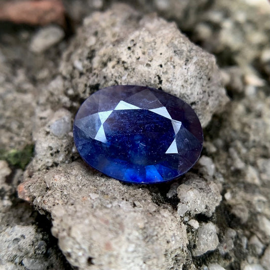 Natural Blue Sapphire - 3.55 Carats/4.00 Ratti