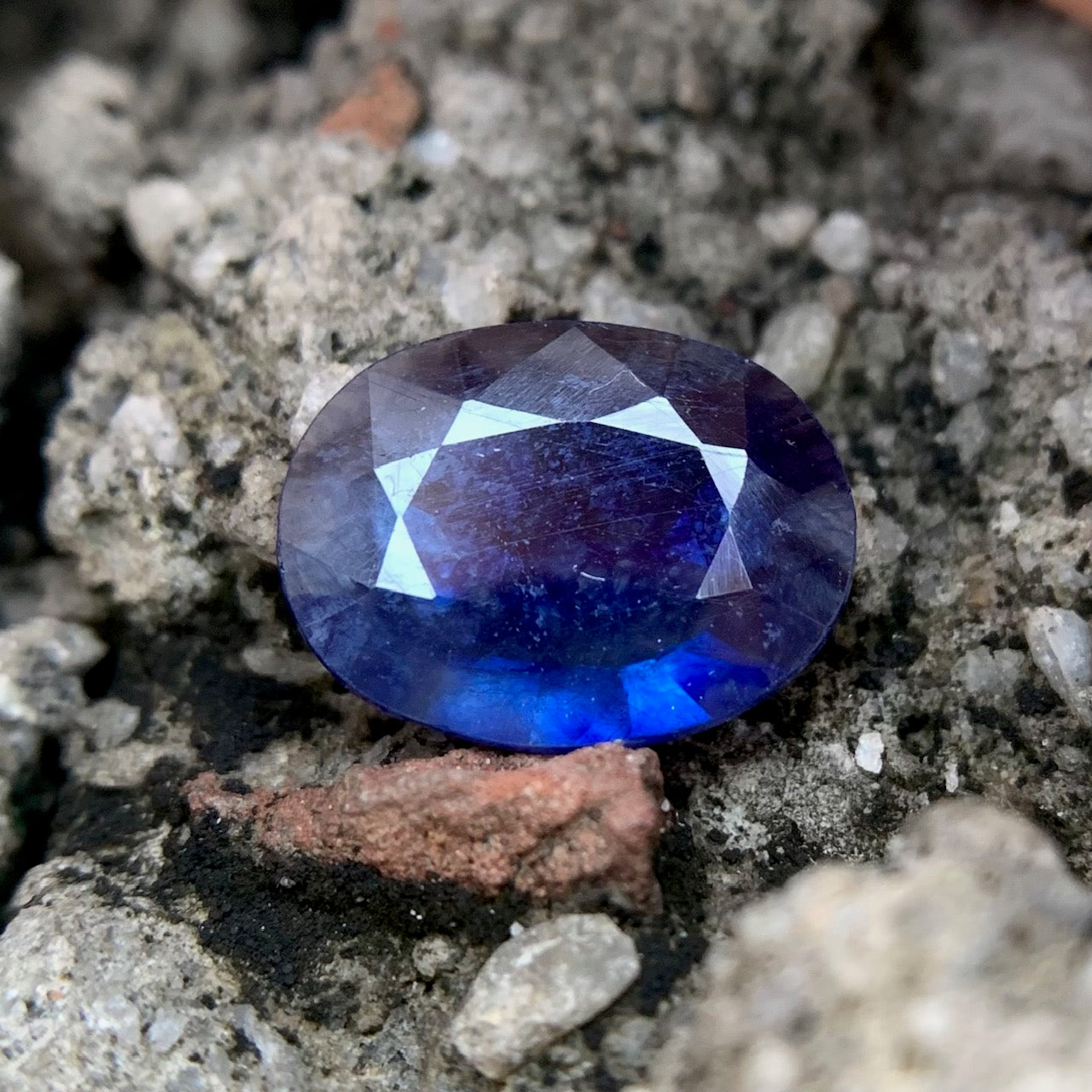 Natural Blue Sapphire - 3.55 Carats/4.00 Ratti