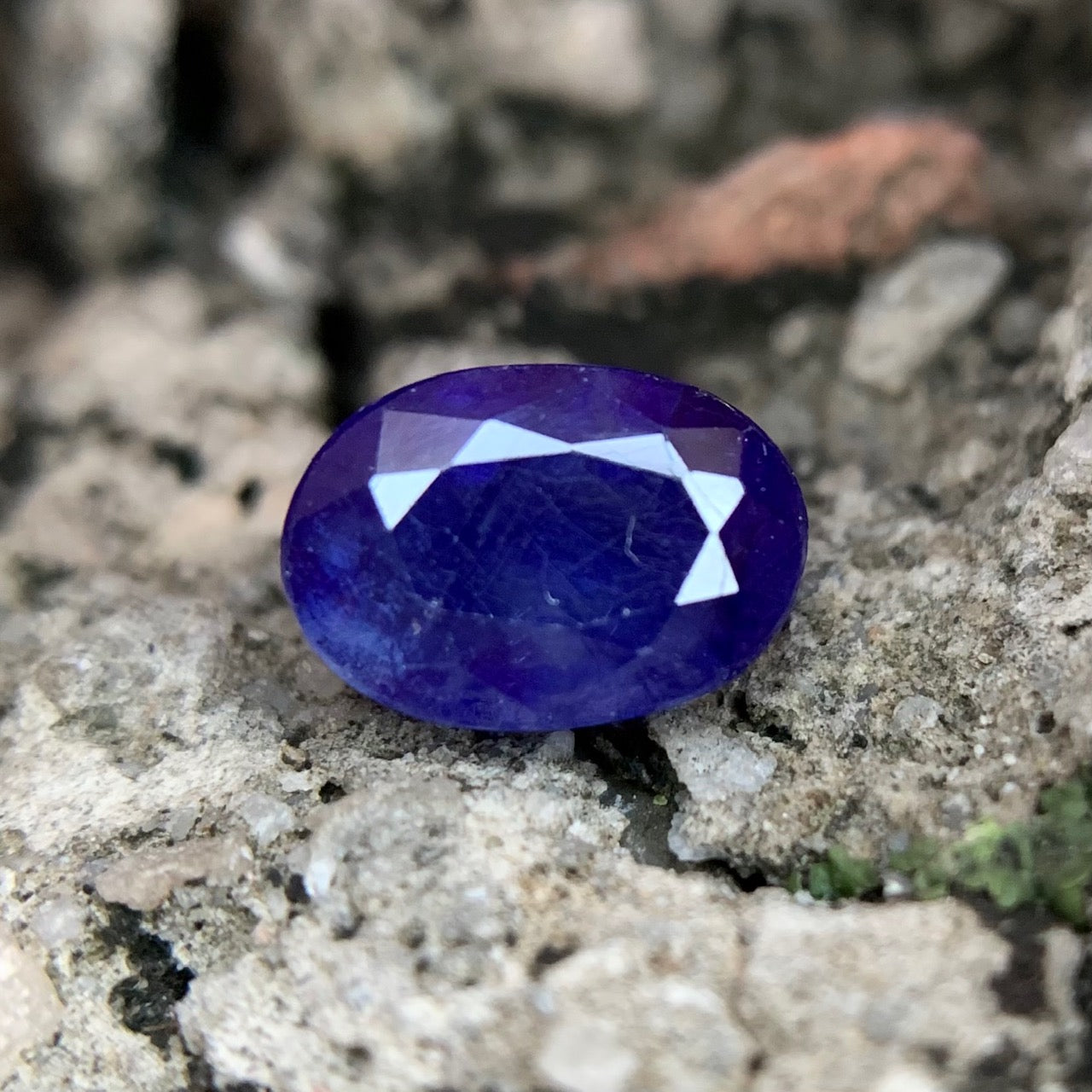 Natural Blue Sapphire - 3.65 Carats/4.05 Ratti