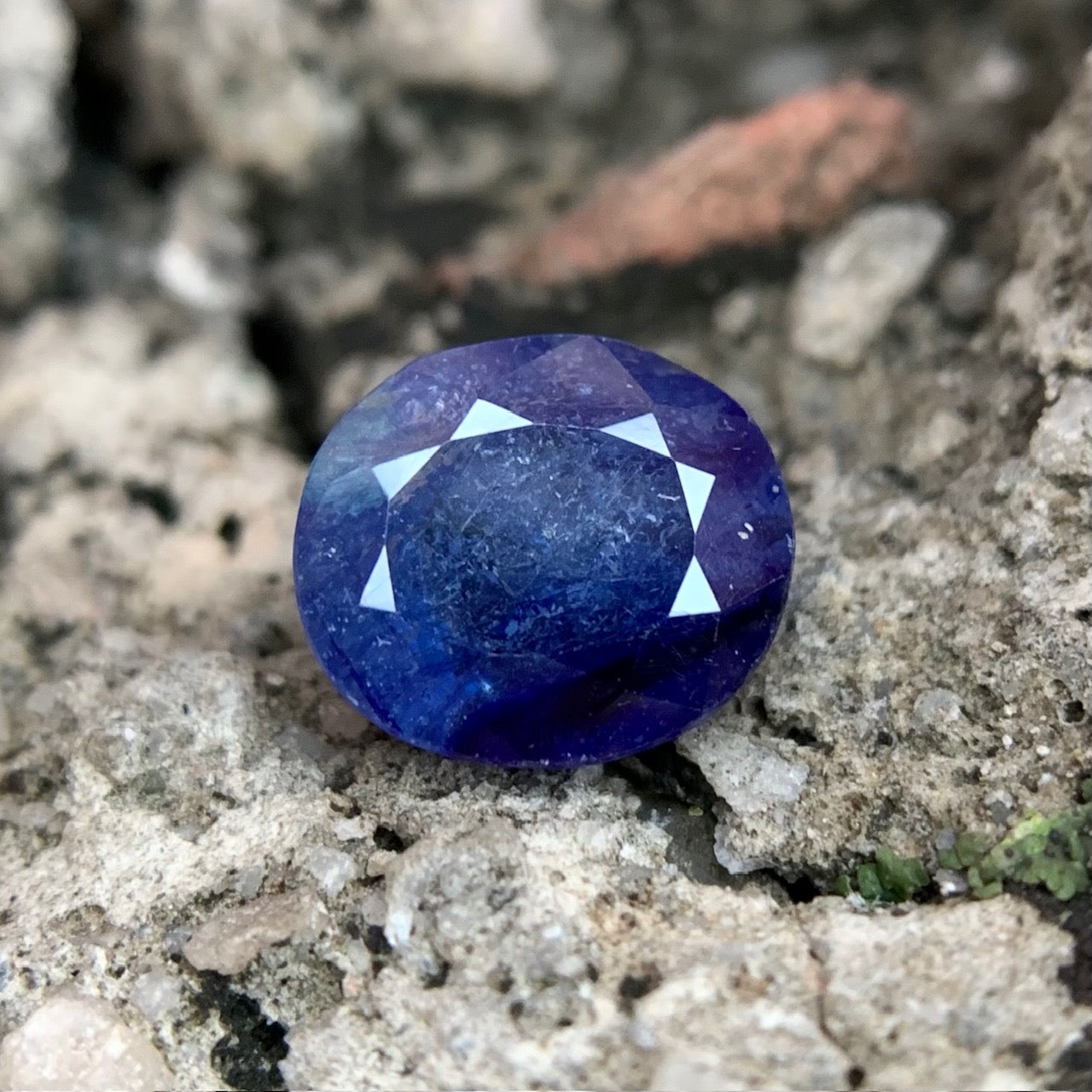 Natural Blue Sapphire - 3.35 Carats/3.72 Ratti