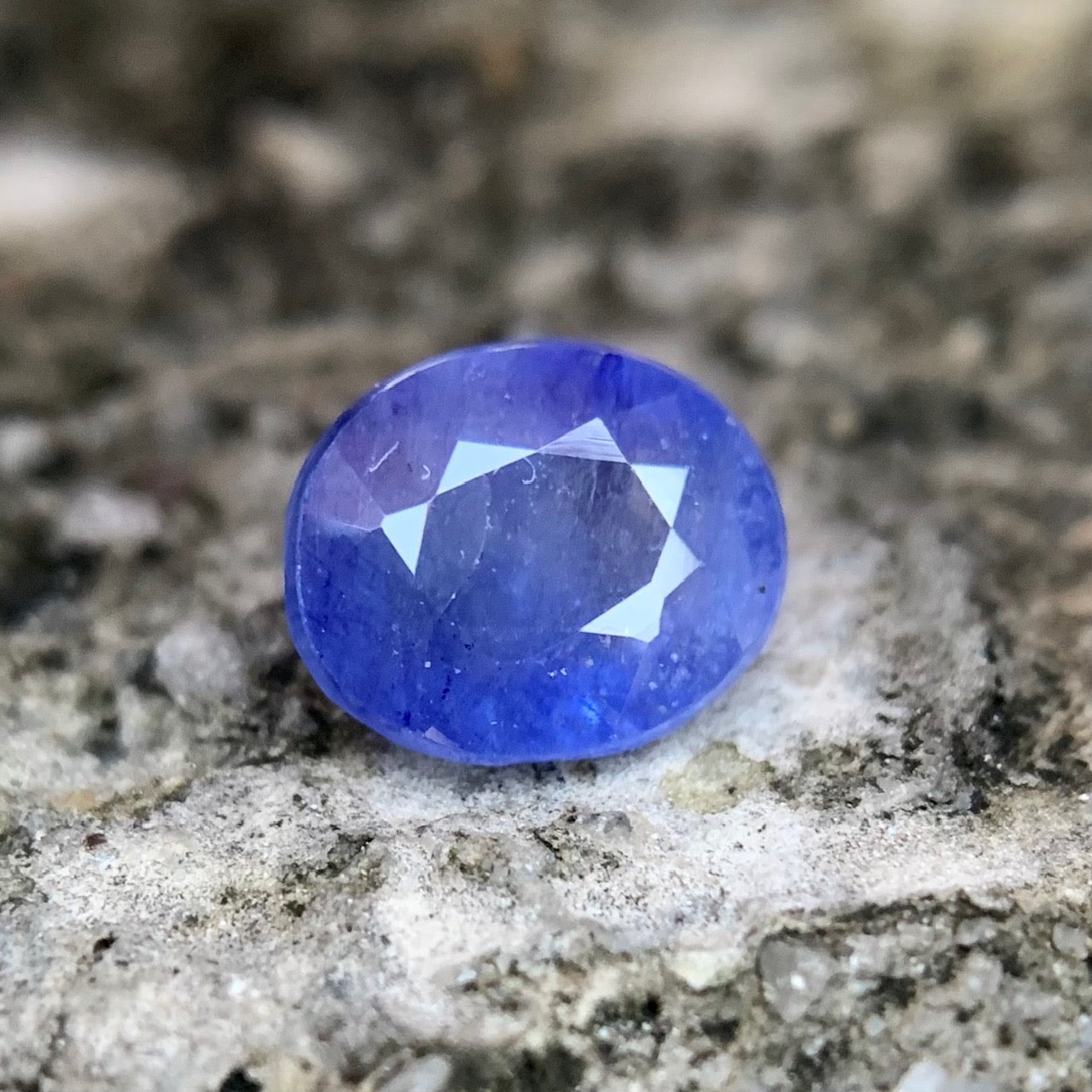 Natural Blue Sapphire - 2.90 Carats/3.22 Ratti