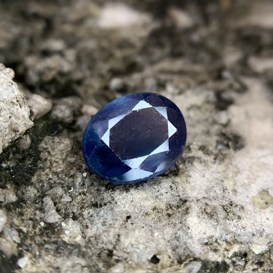 Natural Blue Sapphire - 2.40 Carats/2.66 Ratti