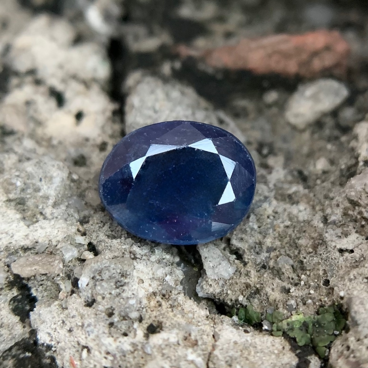 Natural Blue Sapphire - 2.40 Carats/2.66 Ratti