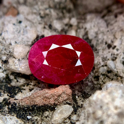 Natural Ruby - 4.85 Carats/5.38 Ratti