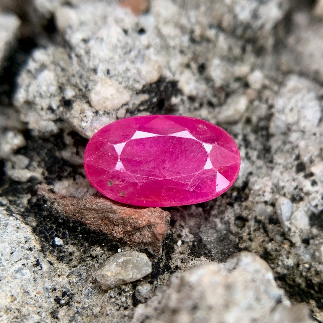 Natural Ruby - 3.20 Carats/3.55 Ratti