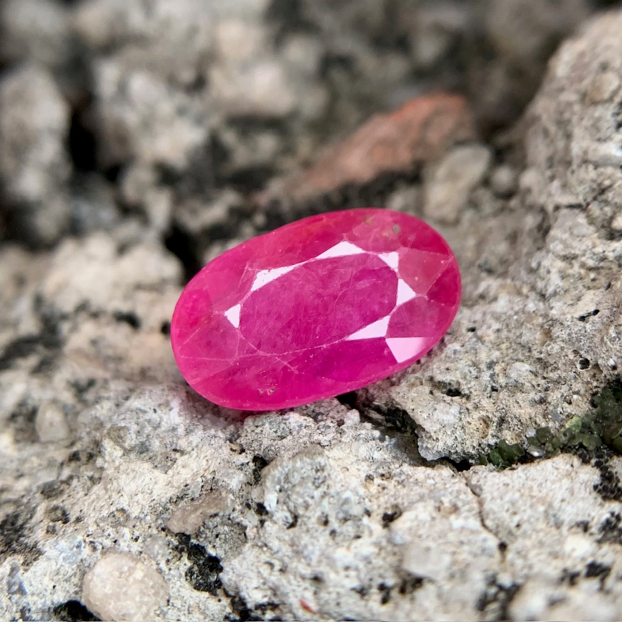 Natural Ruby - 3.20 Carats/3.55 Ratti