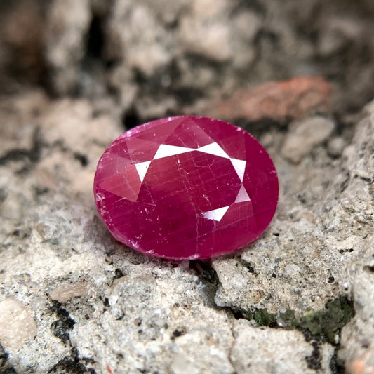 Natural Ruby - 4.60 Carats/5.11 Ratti