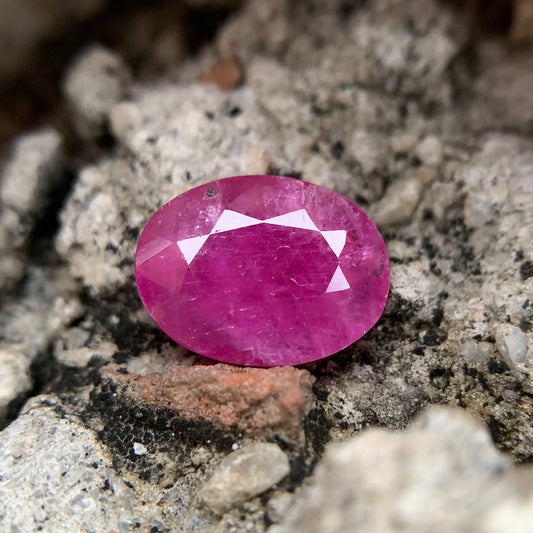 Natural Ruby - 3.60 Carats/4.00 Ratti