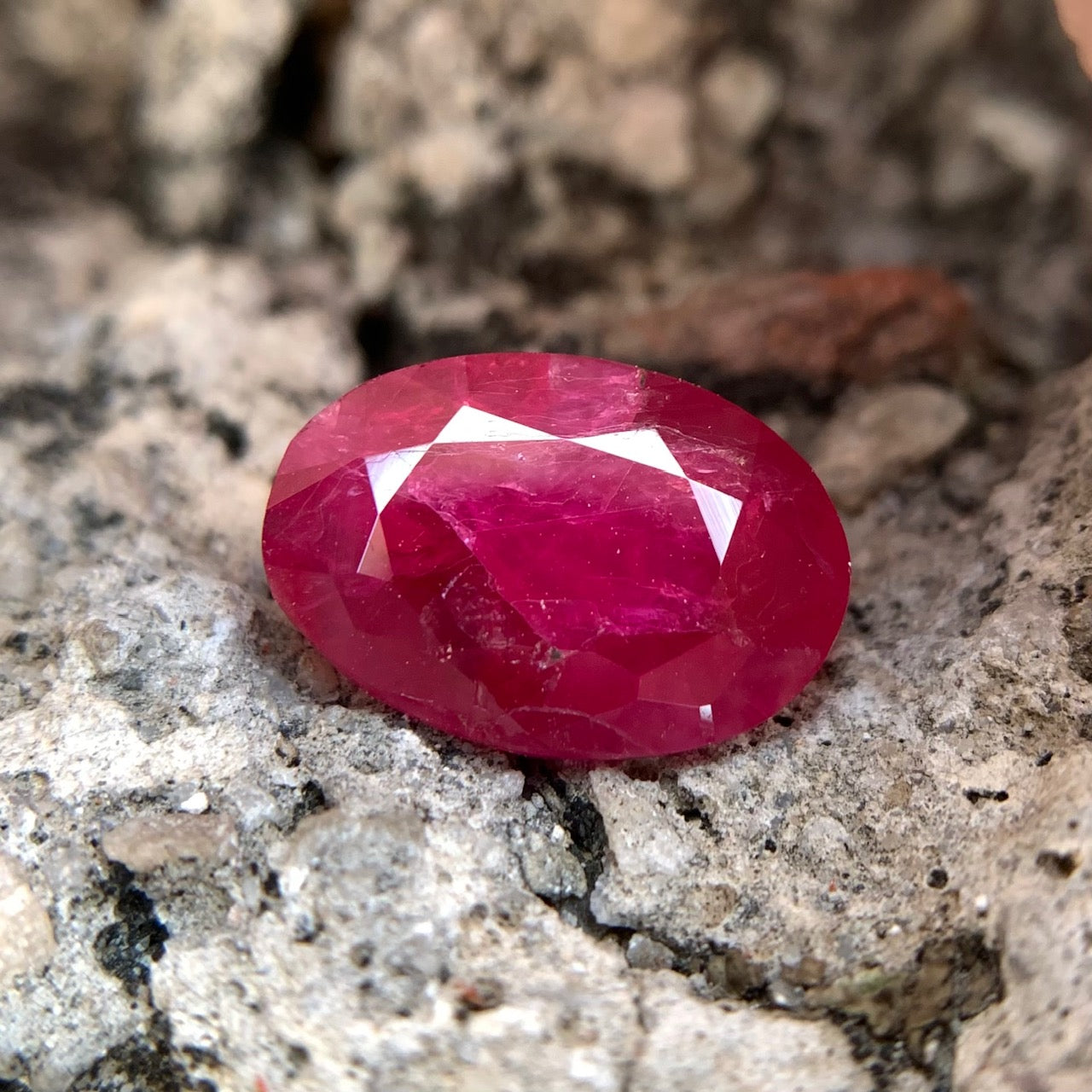 Natural Ruby - 4.00 Carats/4.44 Ratti