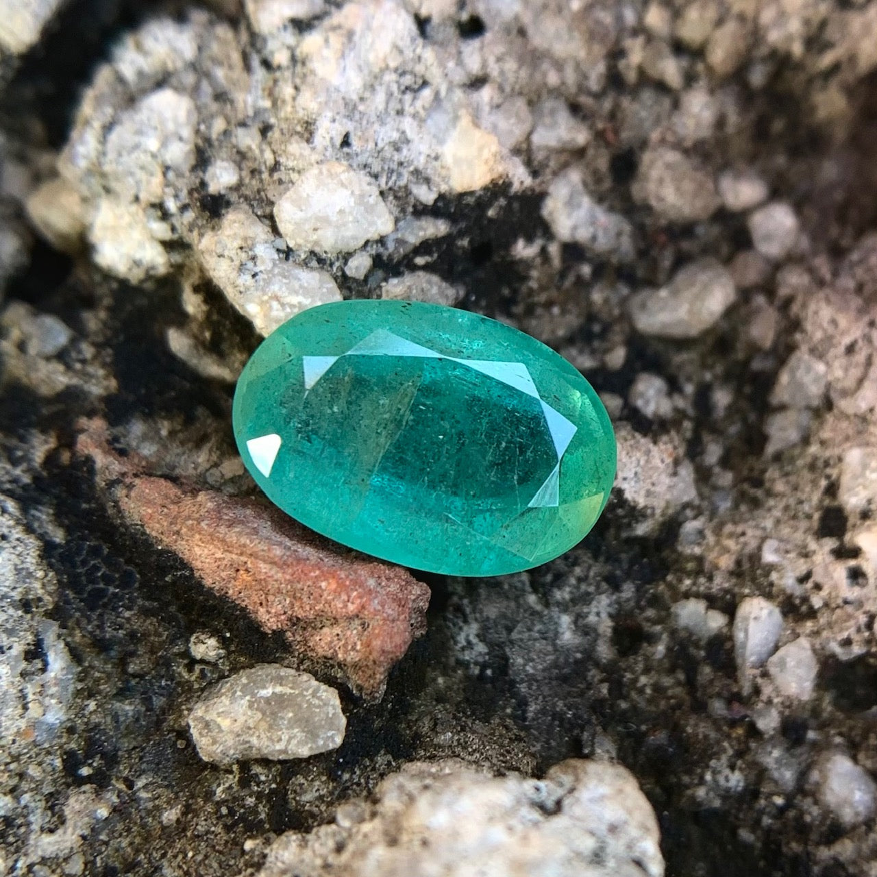 Natural Emerald - 2.40 carat/2.66 Ratti