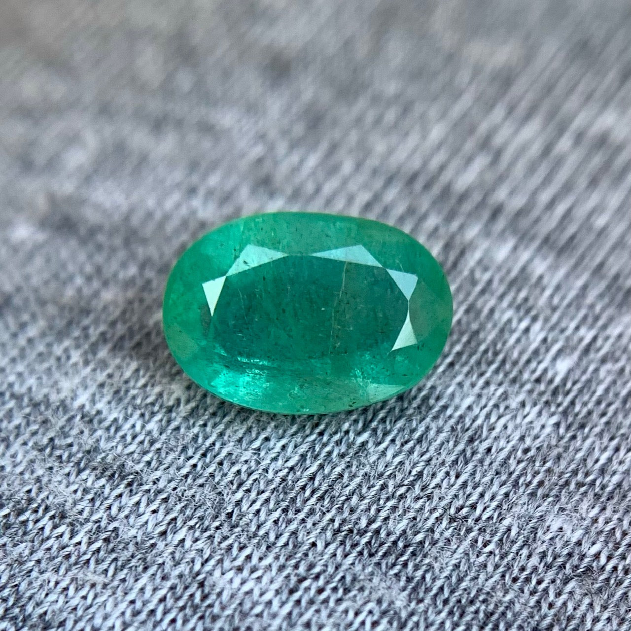 Natural Emerald - 2.40 carat/2.66 Ratti