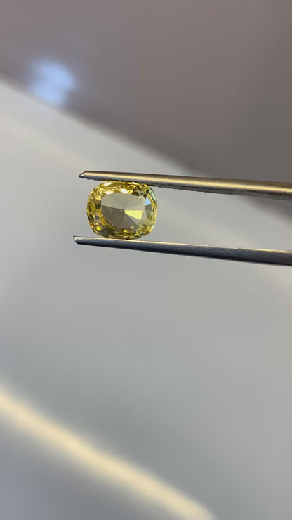 Natural Yellow Sapphire - 2.59 Carat