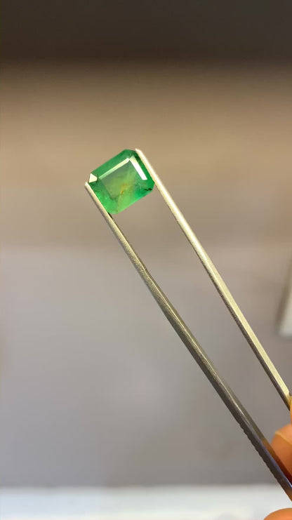 Natural Emerald -4.05 Carat/4.50 Ratti