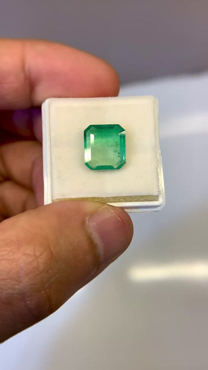 Natural Emerald -3.92 Carat/4.35 Ratti